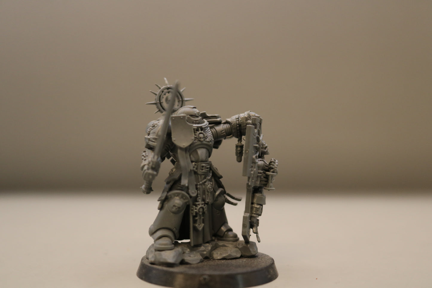 Primaris Bladeguard Captain With Relic Shield #647 Space MArines Warhammer 40k
