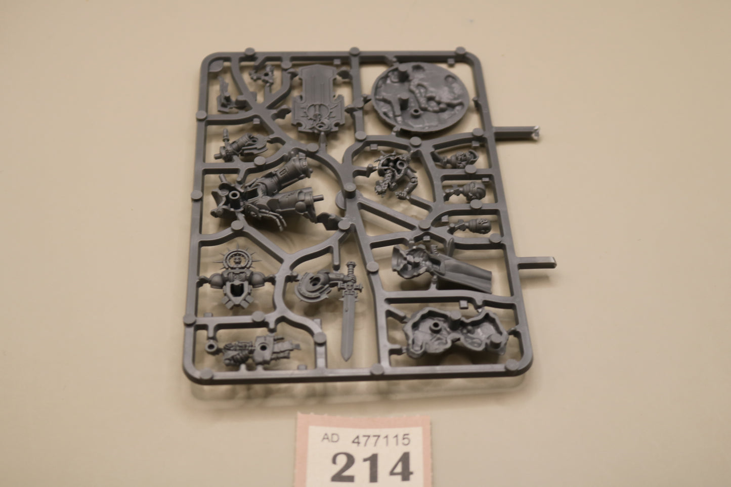 Primaris Bladeguard Captain With Relic Shield NOS #214 Space Marines Warhammer 40k