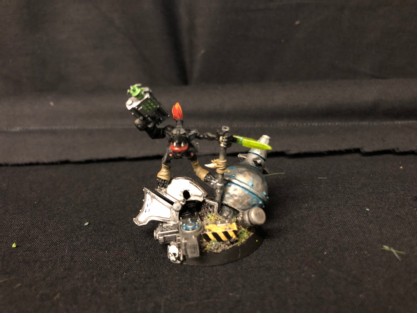 6x Ork Bombs Objective Markers #703 Very Well Painted Orks