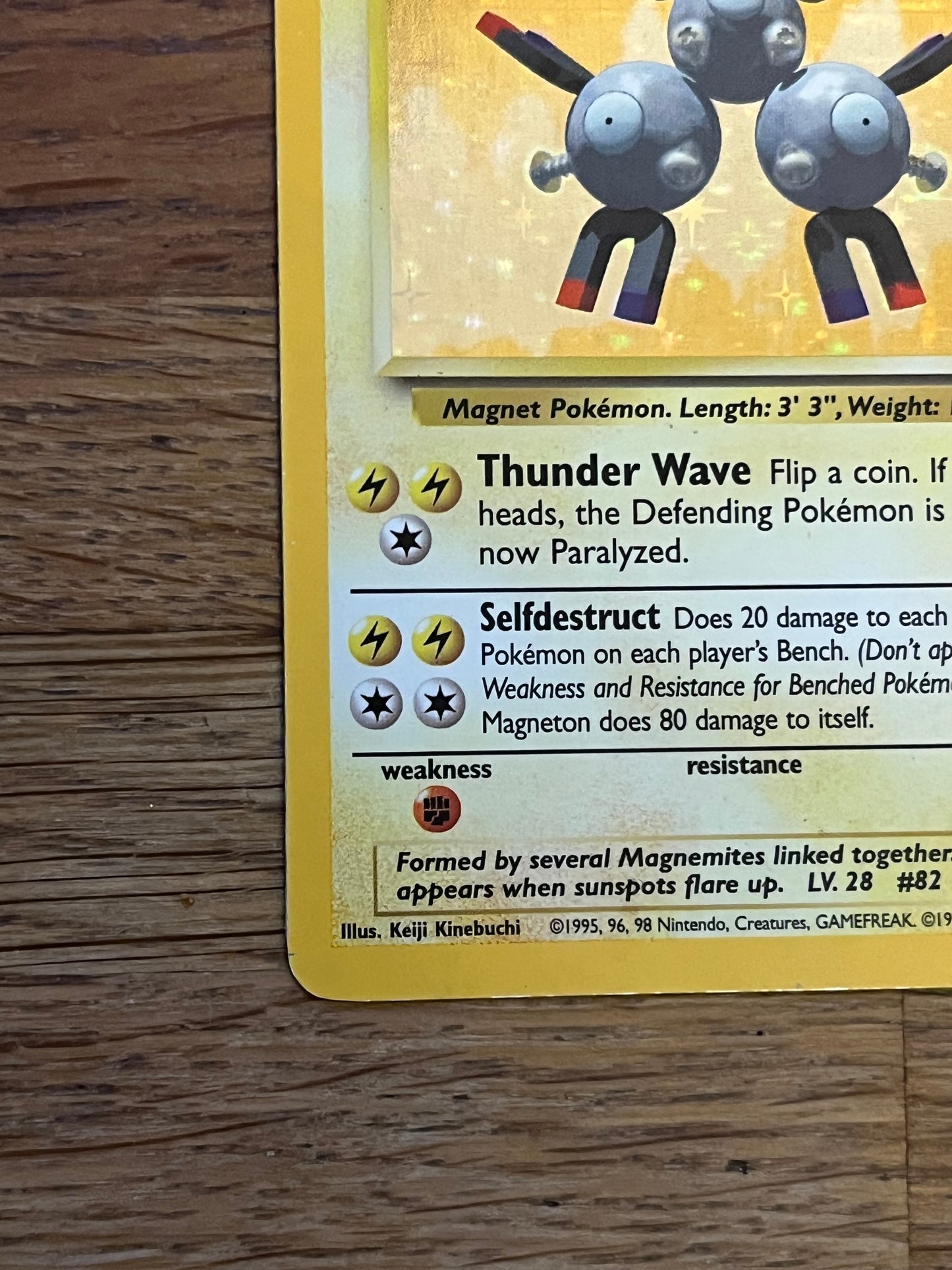 Magneton Holo 9/102 Base Set NM Single Pokémon Card