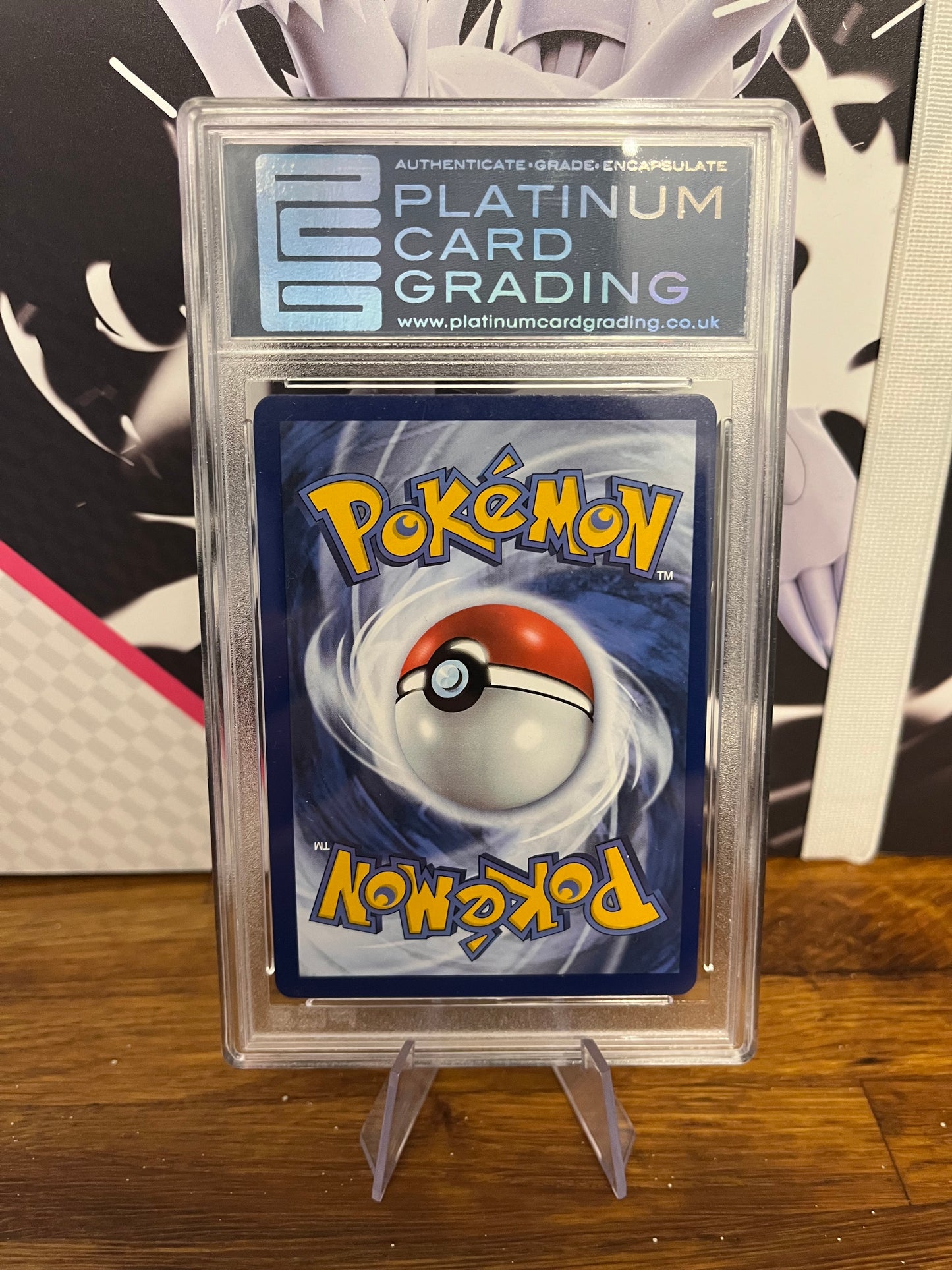 Bea Rainbow Rare 193/185 Vivid Voltage Platinum 9 Graded Pokémon Card