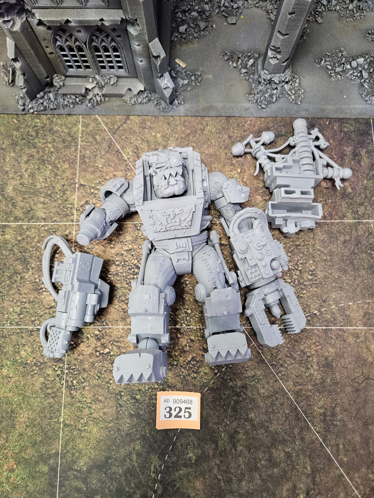 Meganob Joytoy #325 Orks Warhammer 40k
