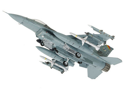 1/72 F-16CJ Block 50 Fighting Falcon with Full Equipment