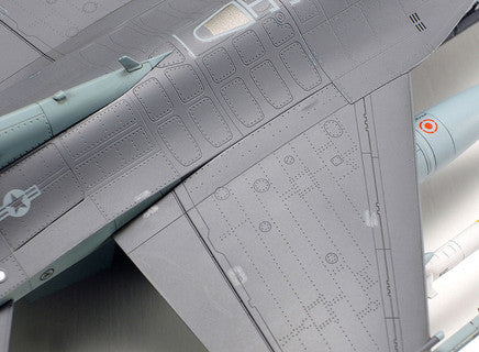 1/72 F-16CJ Block 50 Fighting Falcon with Full Equipment