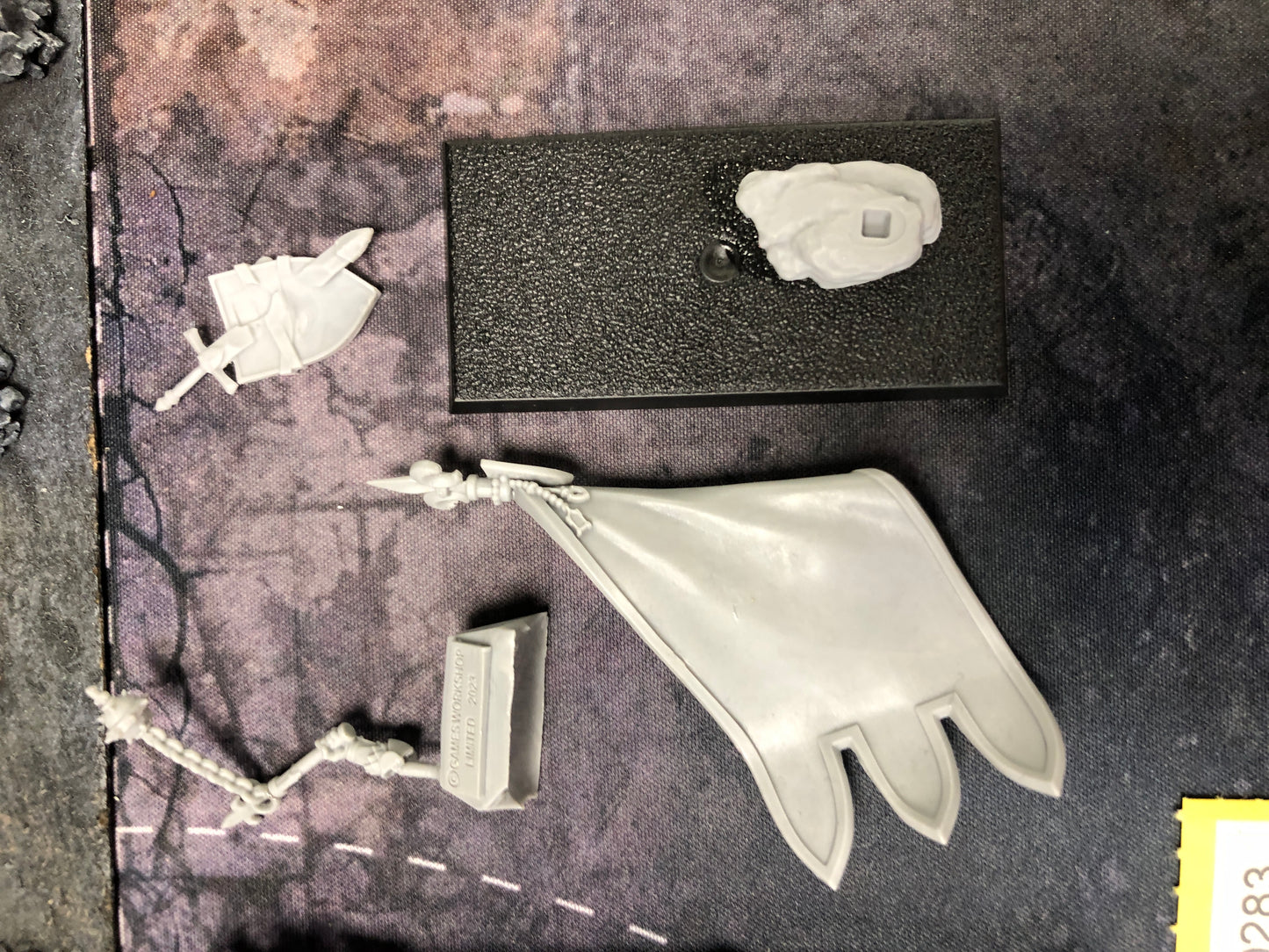 Mounted Banner Bearer #628 Kingdoms of Bretonnia Old World Fantasy Warhammer 40k