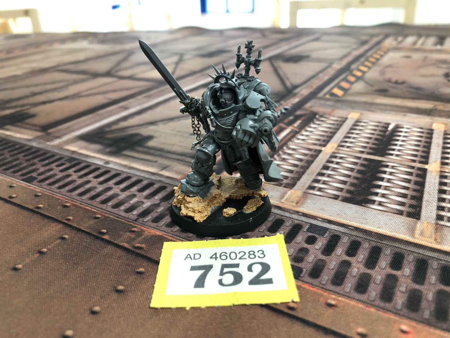 Primaris Captain in Gravis Armour #752 Space Marines Warhammer 40k