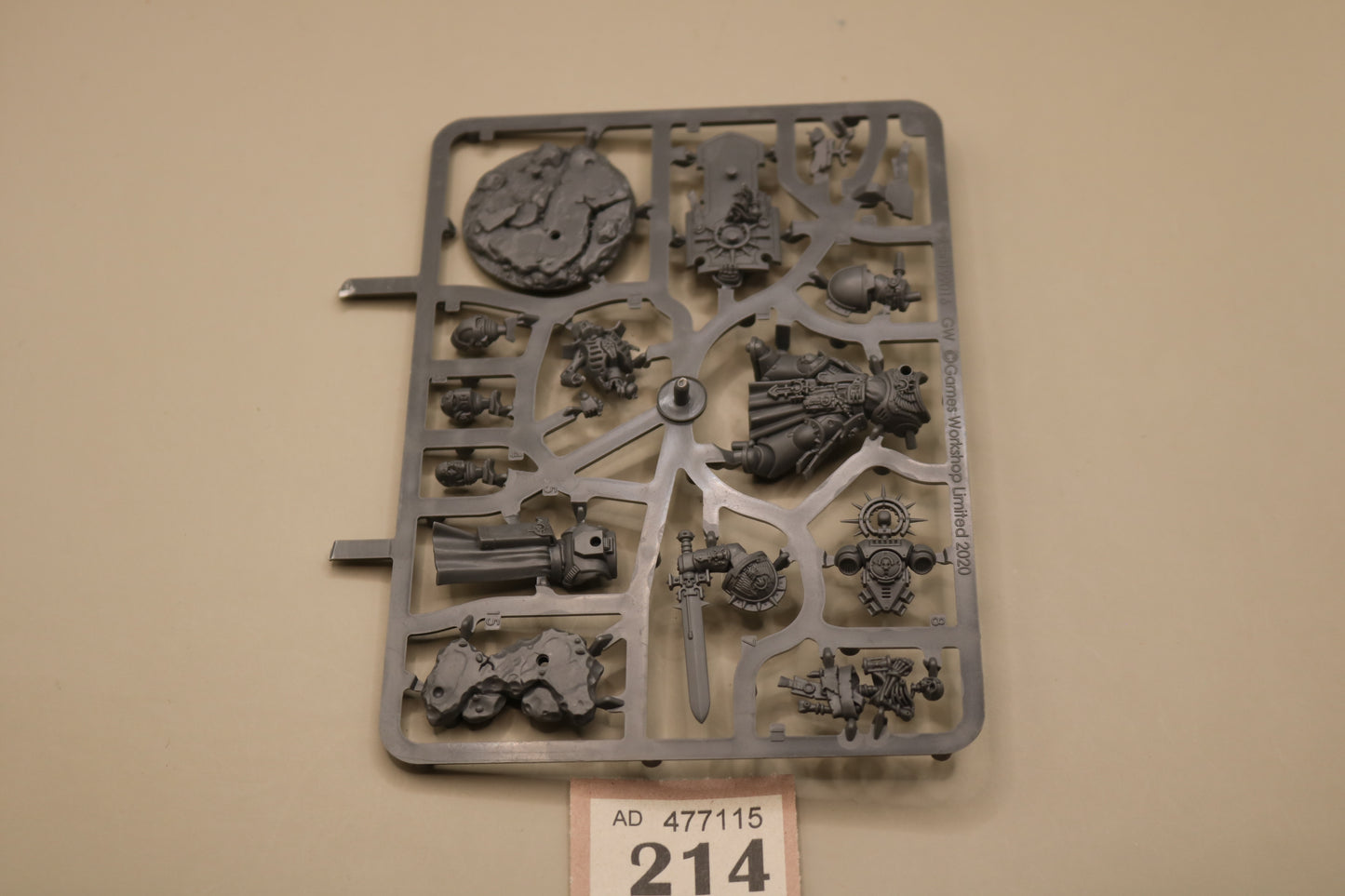 Primaris Bladeguard Captain With Relic Shield NOS #214 Space Marines Warhammer 40k