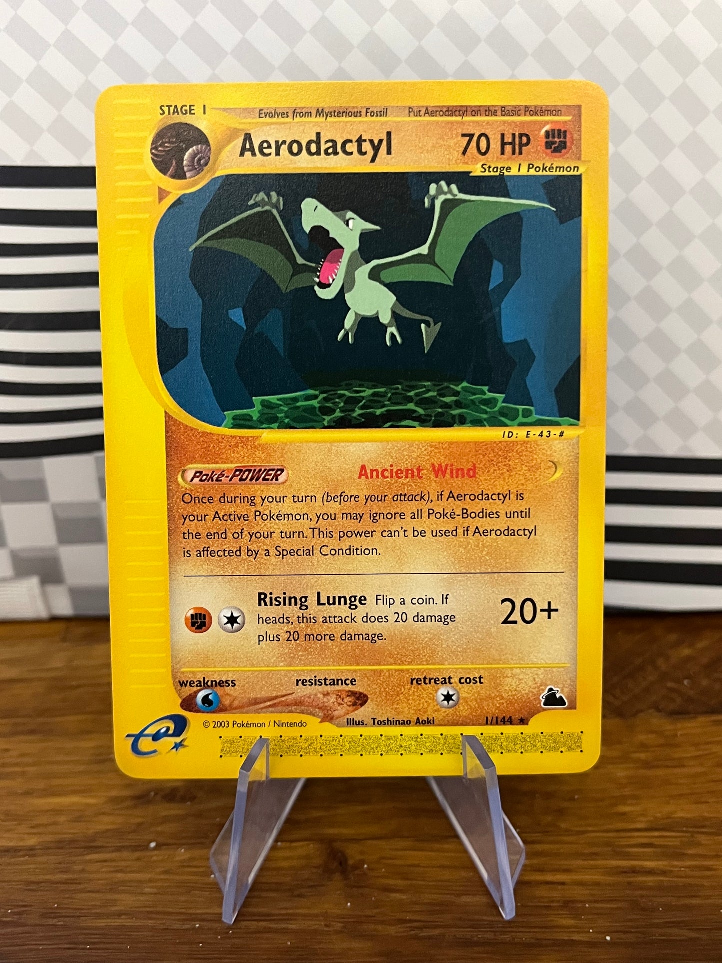 Aerodactyl 1/144 Skyridge NM Single Pokémon Card