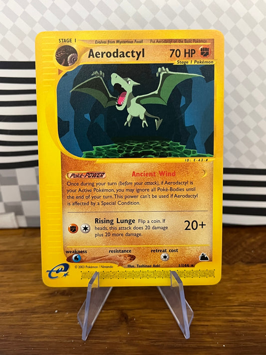 Aerodactyl 1/144 Skyridge NM Single Pokémon Card