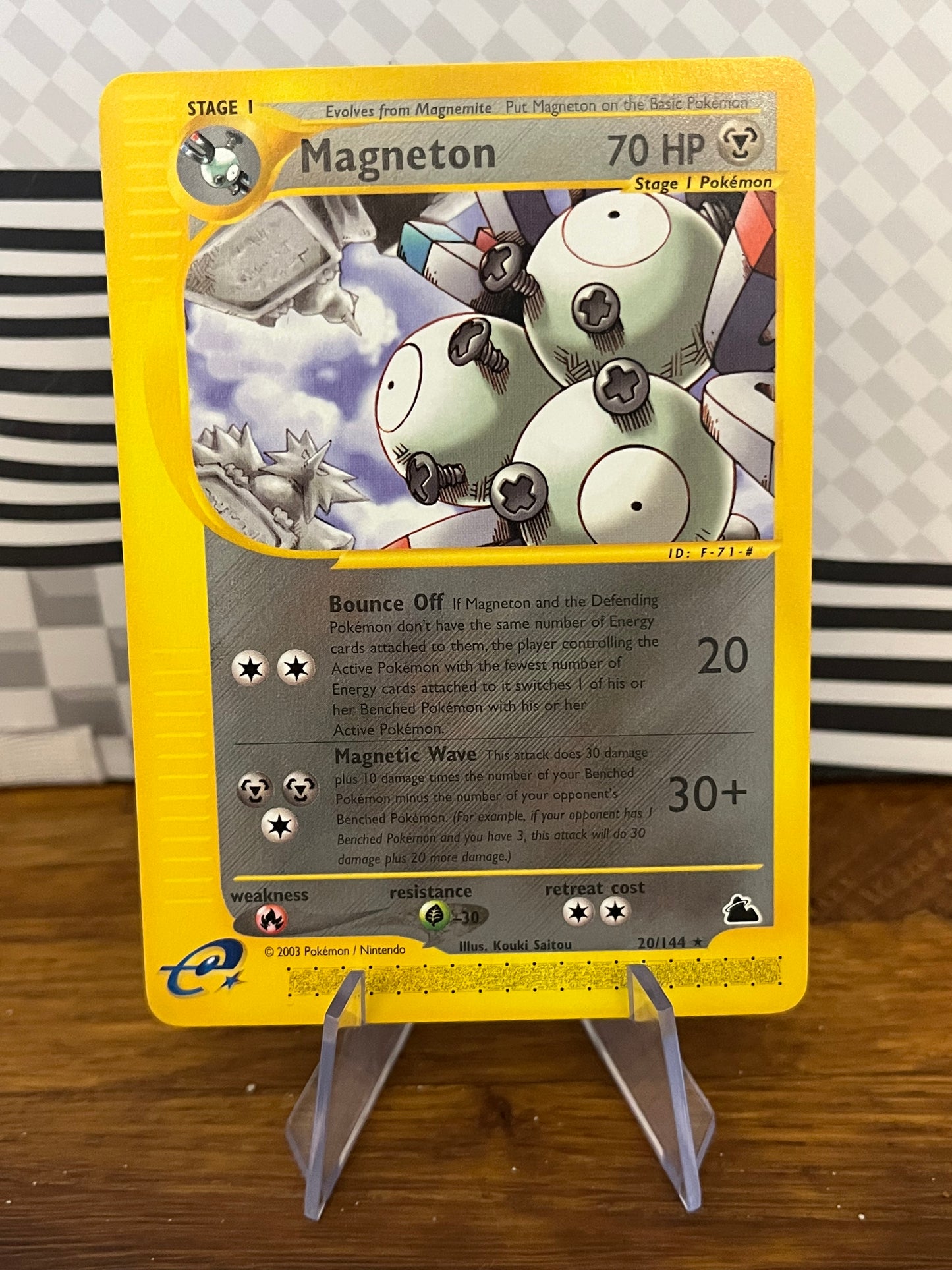 Magneton 20/144 Skyridge NM Single Pokémon Card