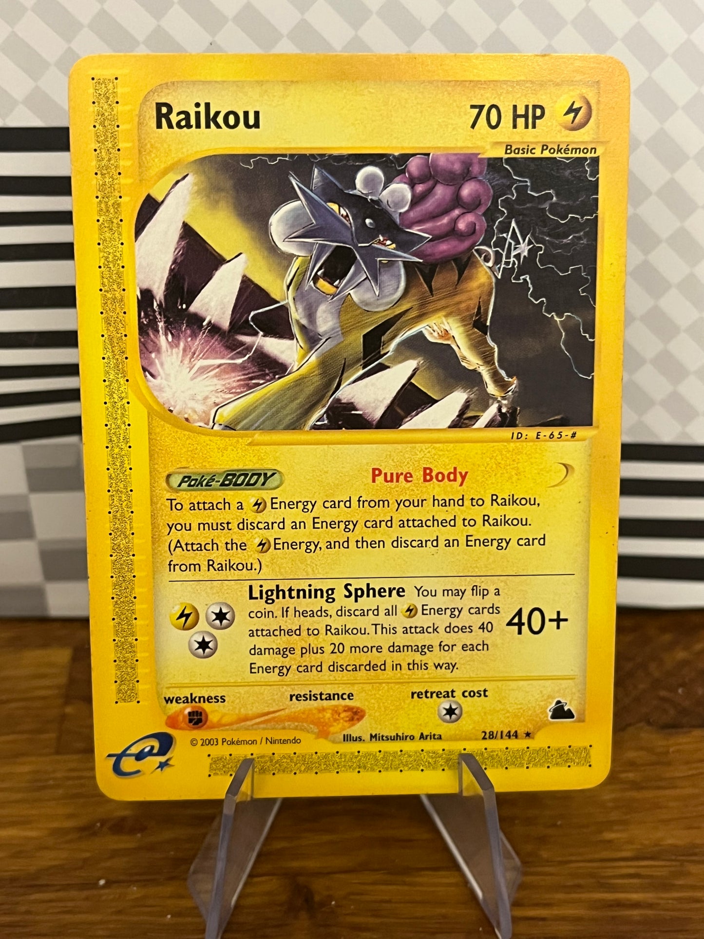 Raikou 28/144 Skyridge NM Single Pokémon Card