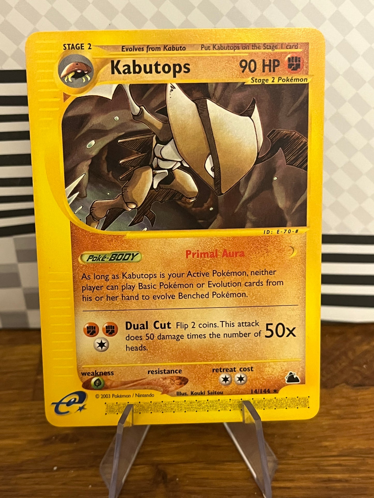 Kabutops 14/144 Skyridge NM Single Pokémon Card
