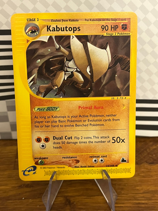 Kabutops 14/144 Skyridge NM Single Pokémon Card