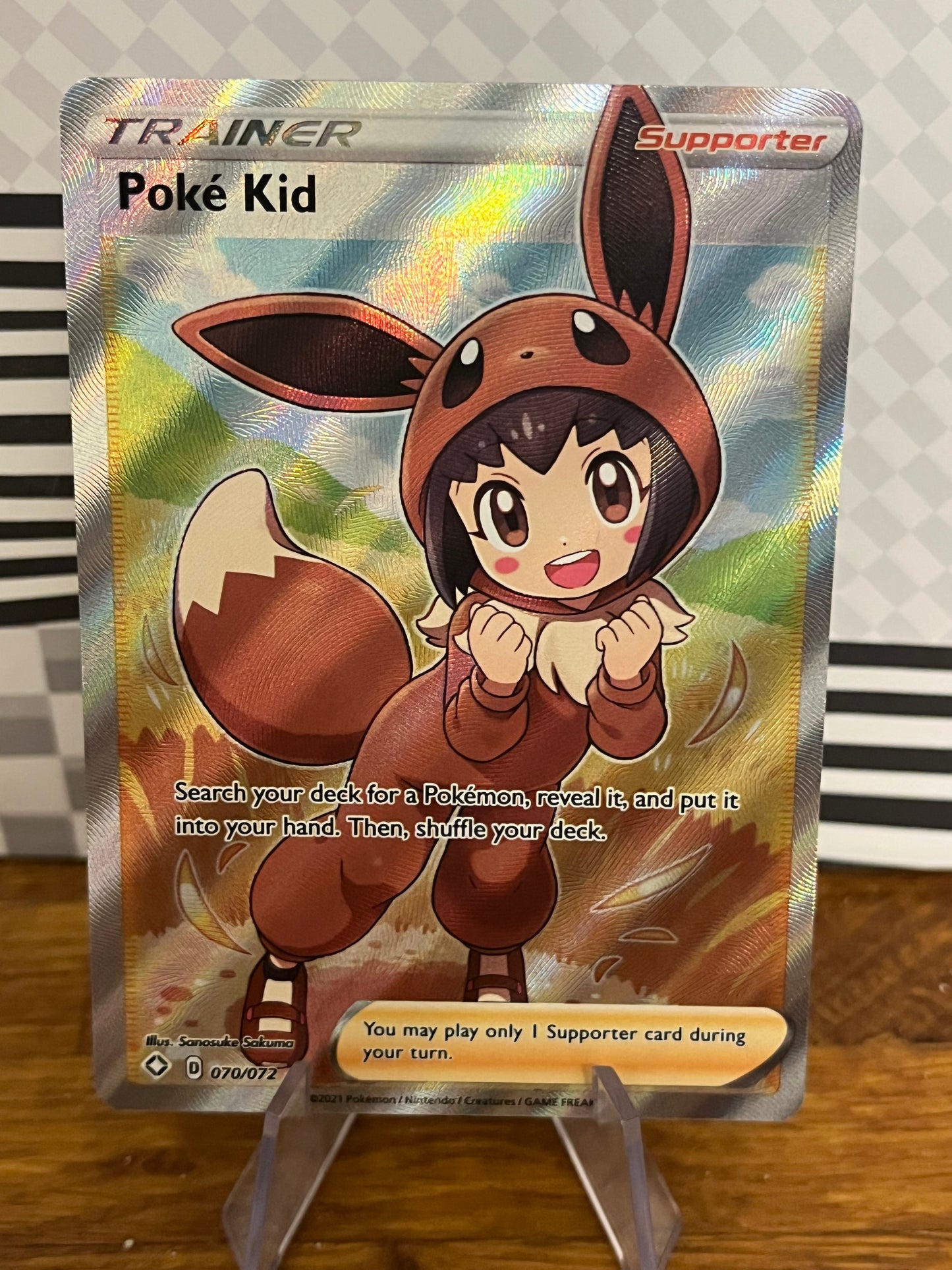 Poke Kid 070/072 Shining Fates NM Single Pokémon Card