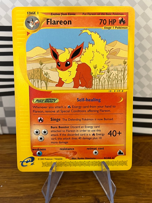 Flareon 8/144 Skyridge NM Single Pokémon Card