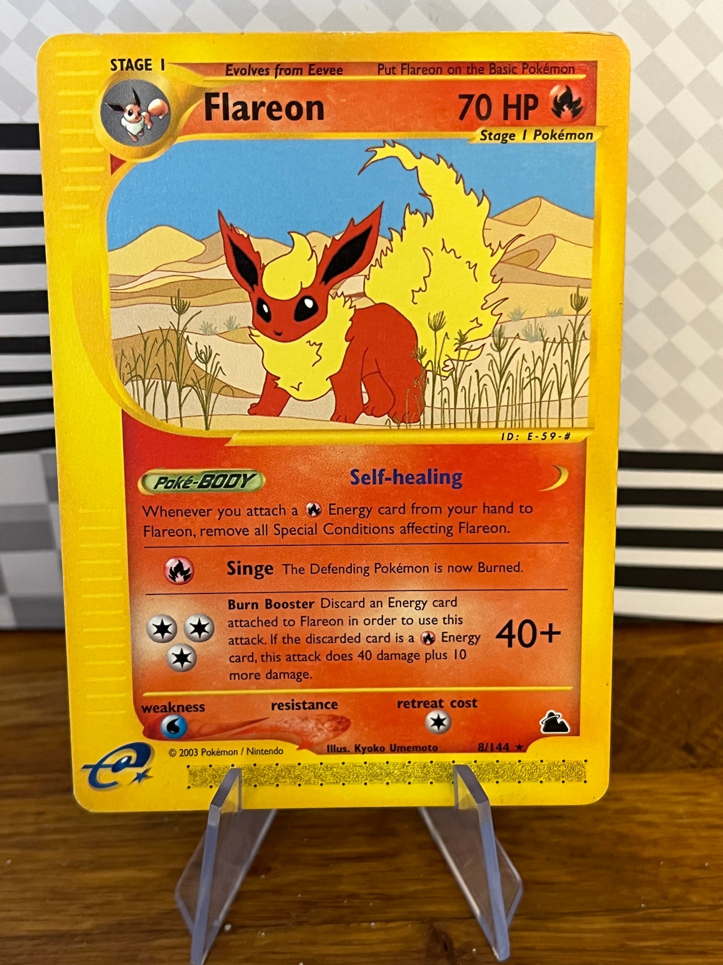 Flareon 8/144 Skyridge NM Single Pokémon Card