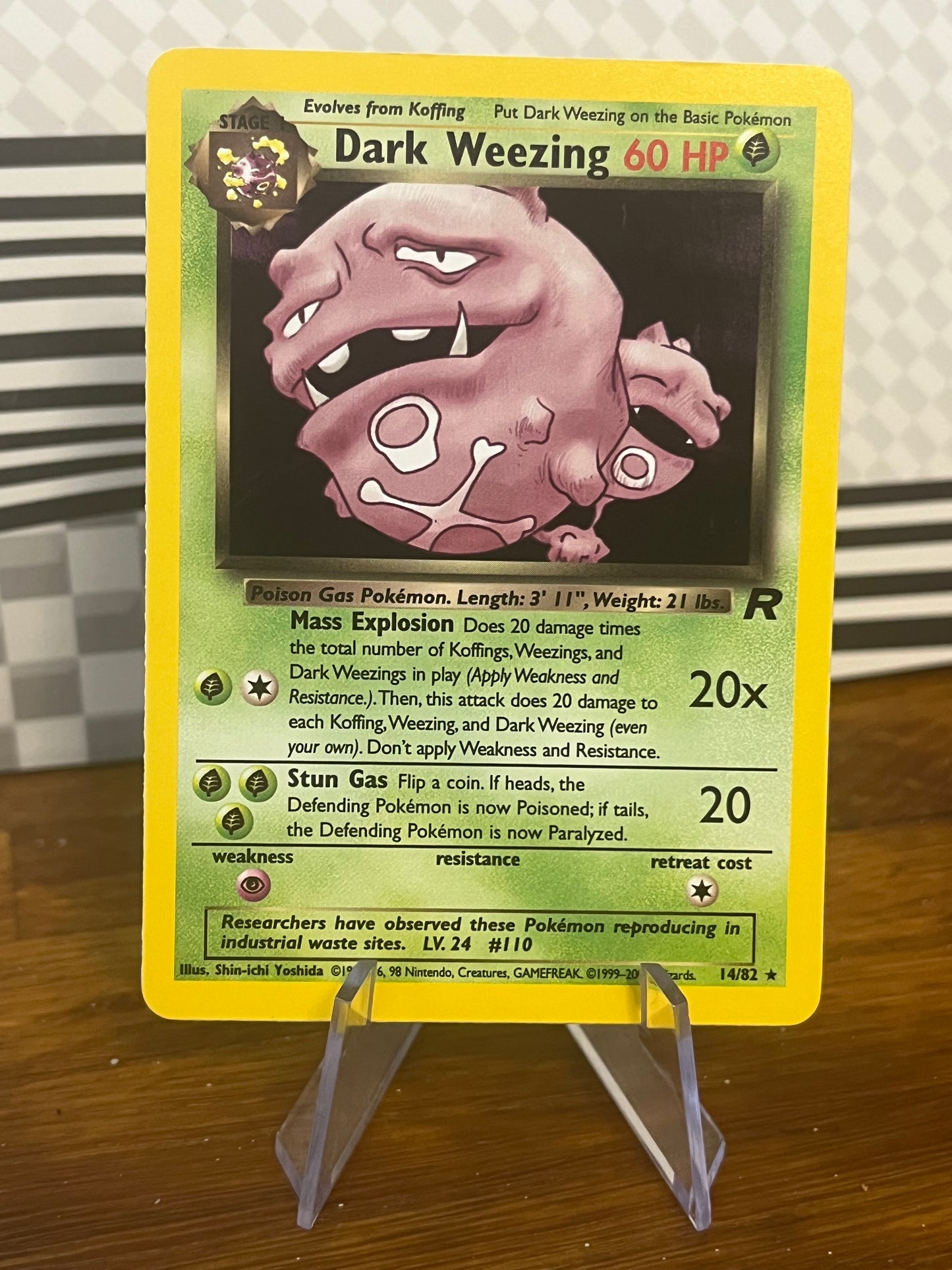 Dark Weezing 14/82 Team Rocket NM Single Pokémon Card