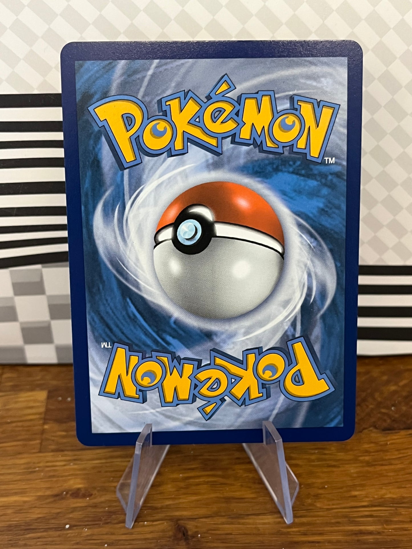 Beauty 194/185 Rainbow Rare Vivid Voltage NM Single Pokémon Card